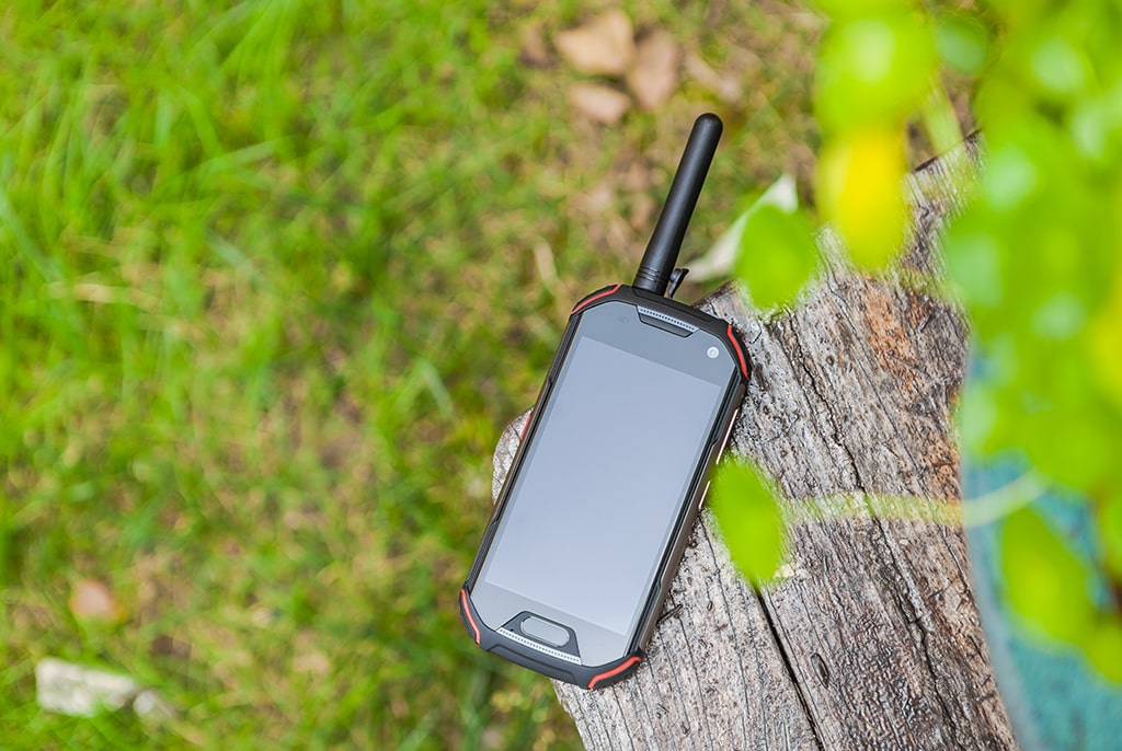 Walkie-Talkie Rugged Smartphone